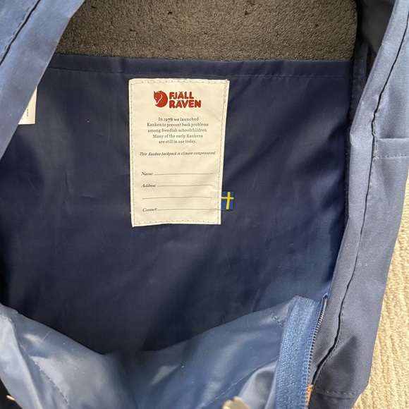 FJALLRAVEN KANKEN Laptop Navy with Gold Logo Backpack - Picture 5 of 9